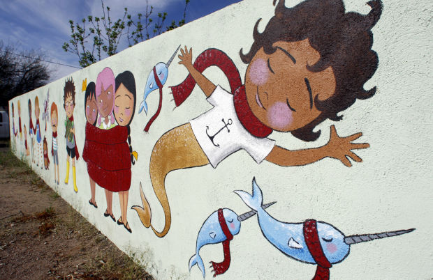Tucson Oddity: Tucson Oddity: Fanciful mural greets passers-by